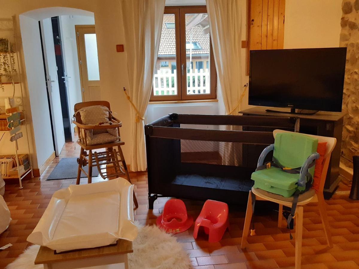 Joli Gite Rural Dans Un Havre De Paix Saint-Bonnet-le-Troncy 外观 照片