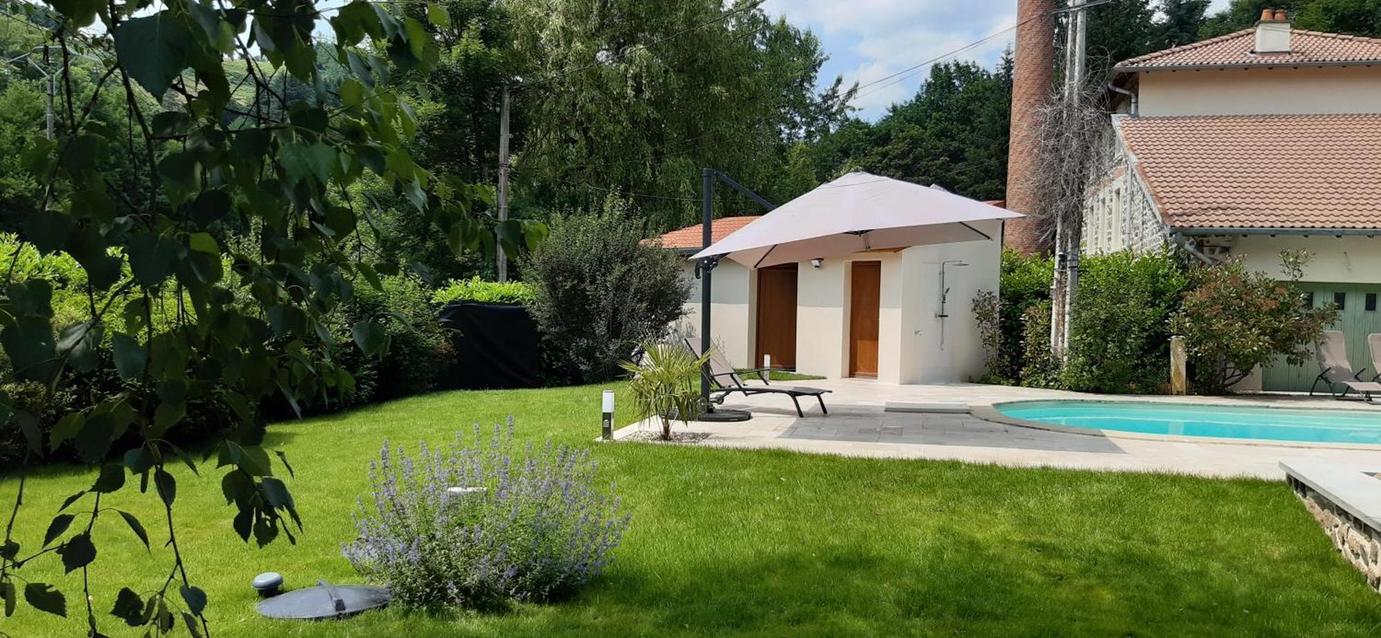 Joli Gite Rural Dans Un Havre De Paix Saint-Bonnet-le-Troncy 外观 照片