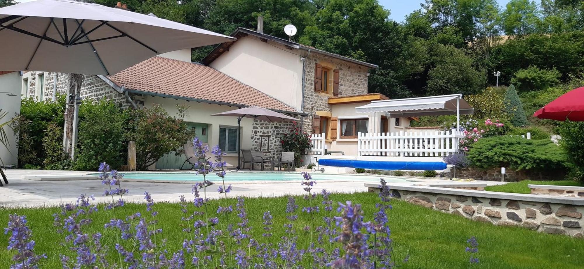Joli Gite Rural Dans Un Havre De Paix Saint-Bonnet-le-Troncy 外观 照片