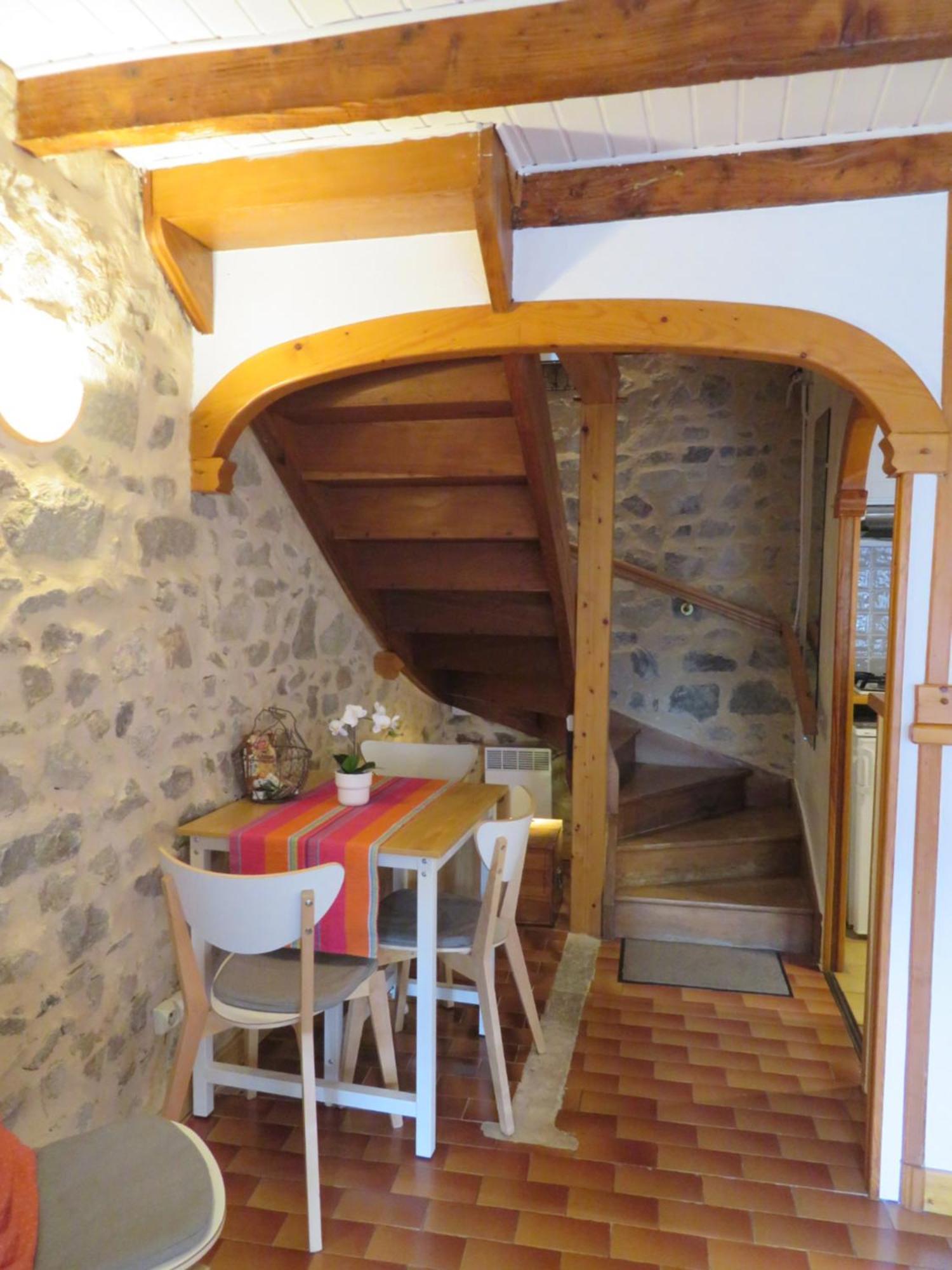 Joli Gite Rural Dans Un Havre De Paix Saint-Bonnet-le-Troncy 外观 照片